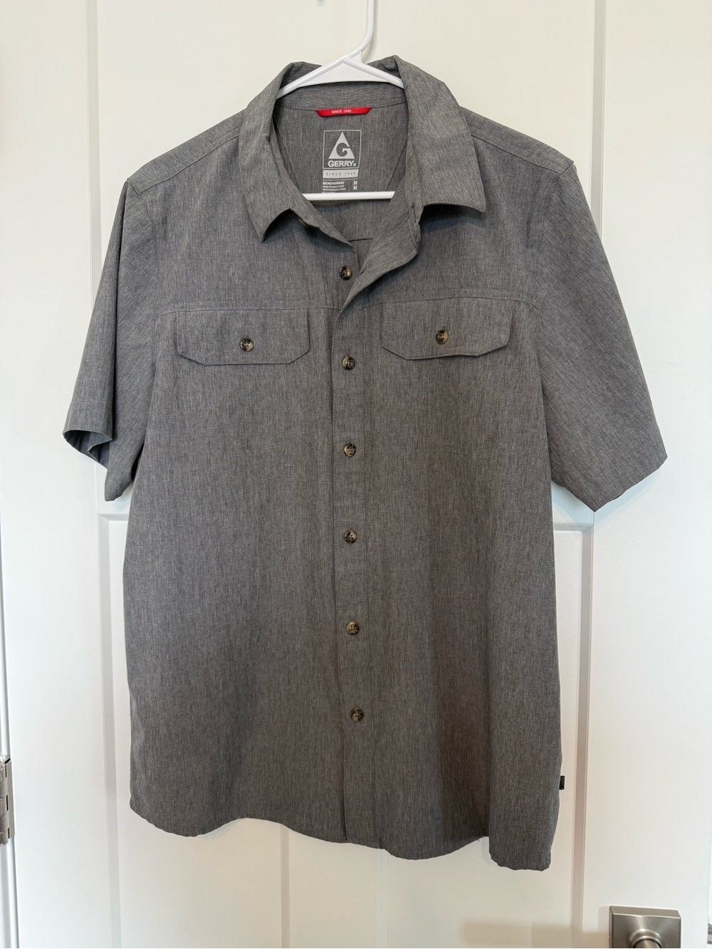 Outdoorsy fishing Short-Sleeve Button-Down Shirt in Gray